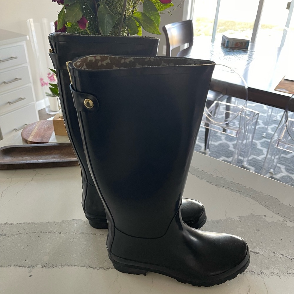 Banana republic rain boots / black /size 9